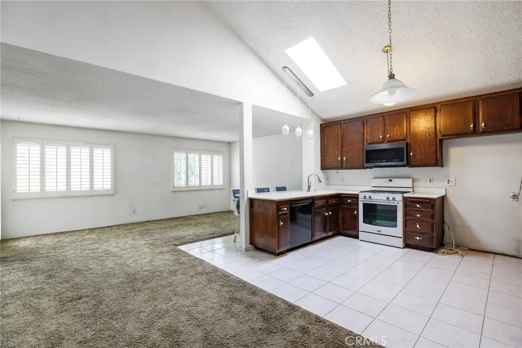 13202 Carolyn, Cerritos, California 90703 home-pic-16