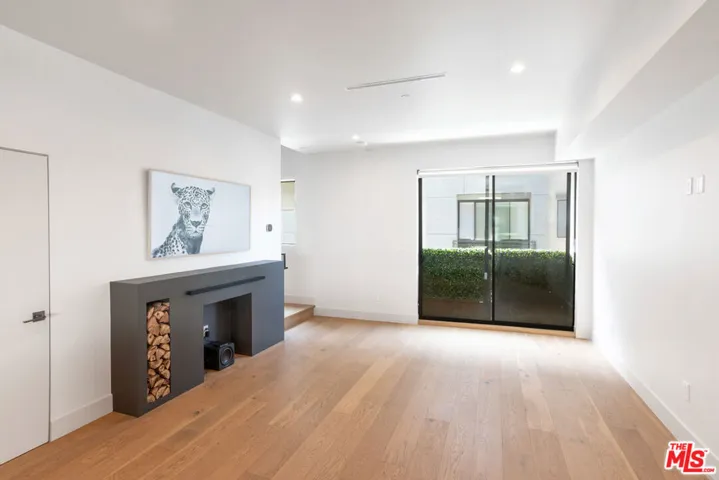 1144 N Detroit Street 7, West Hollywood, California 90046