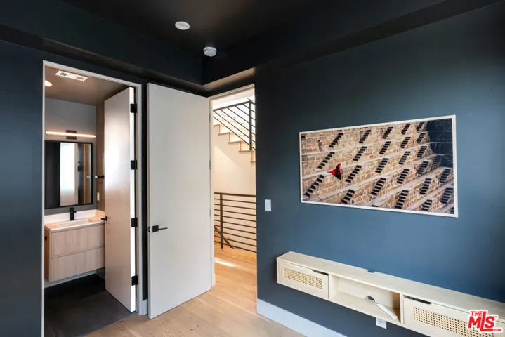 1144 N Detroit Street 7, West Hollywood, California 90046