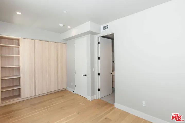 1144 N Detroit Street 7, West Hollywood, California 90046