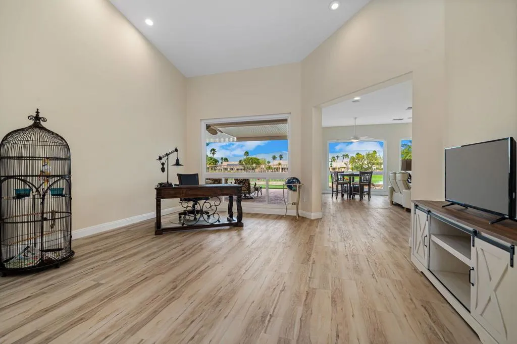 39303 Gleneagles Circle, Palm Desert, California 92211 home-pic-16
