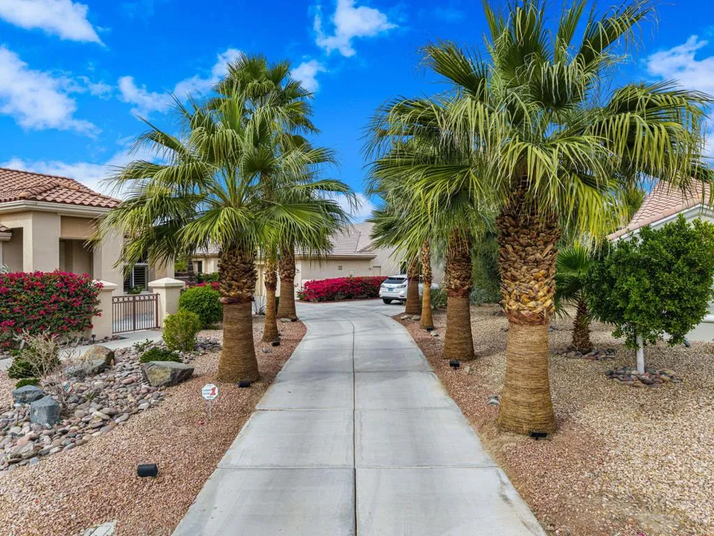 39303 Gleneagles Circle, Palm Desert, California 92211 home-pic-10