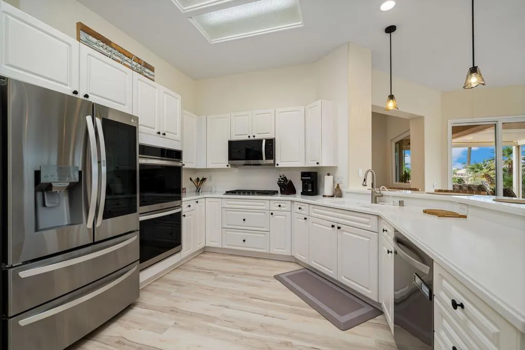39303 Gleneagles Circle, Palm Desert, California 92211 home-pic-34