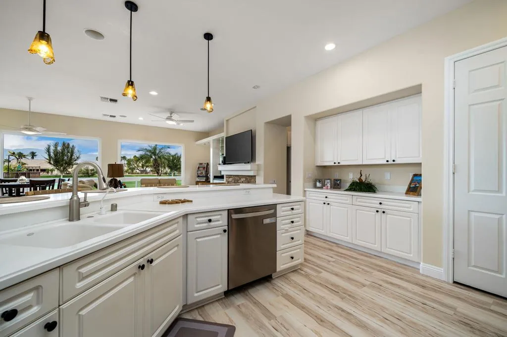 39303 Gleneagles Circle, Palm Desert, California 92211 home-pic-36