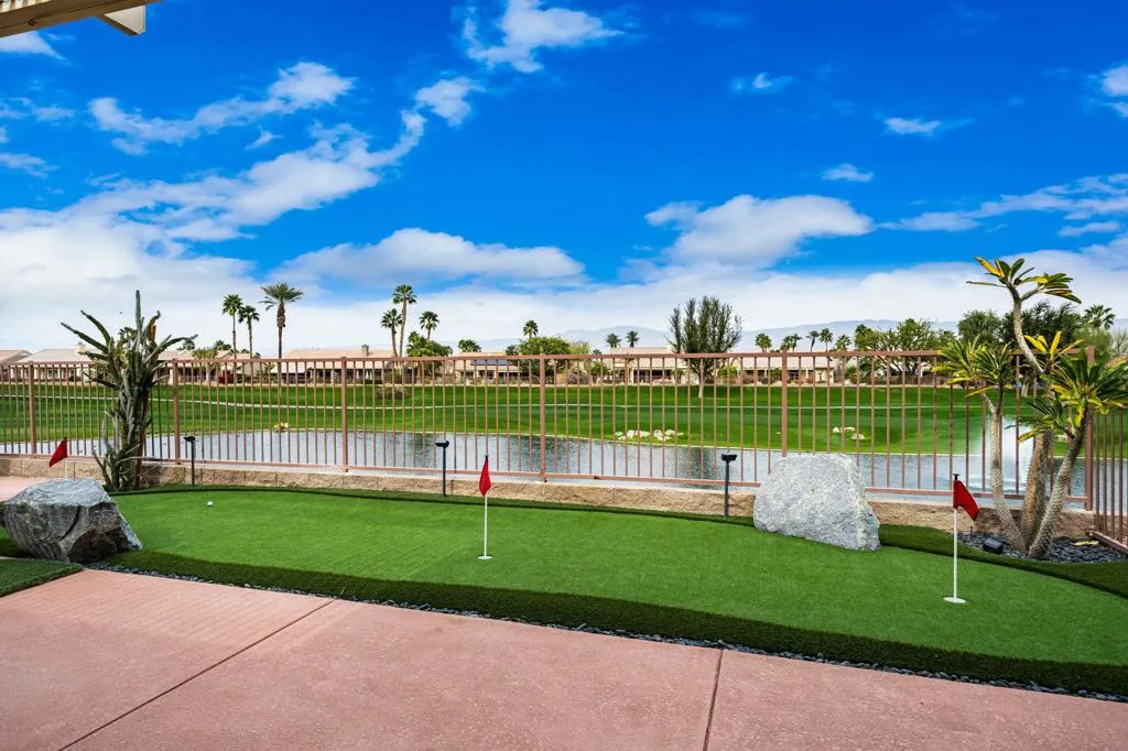 39303 Gleneagles Circle, Palm Desert, California 92211 home-pic-25