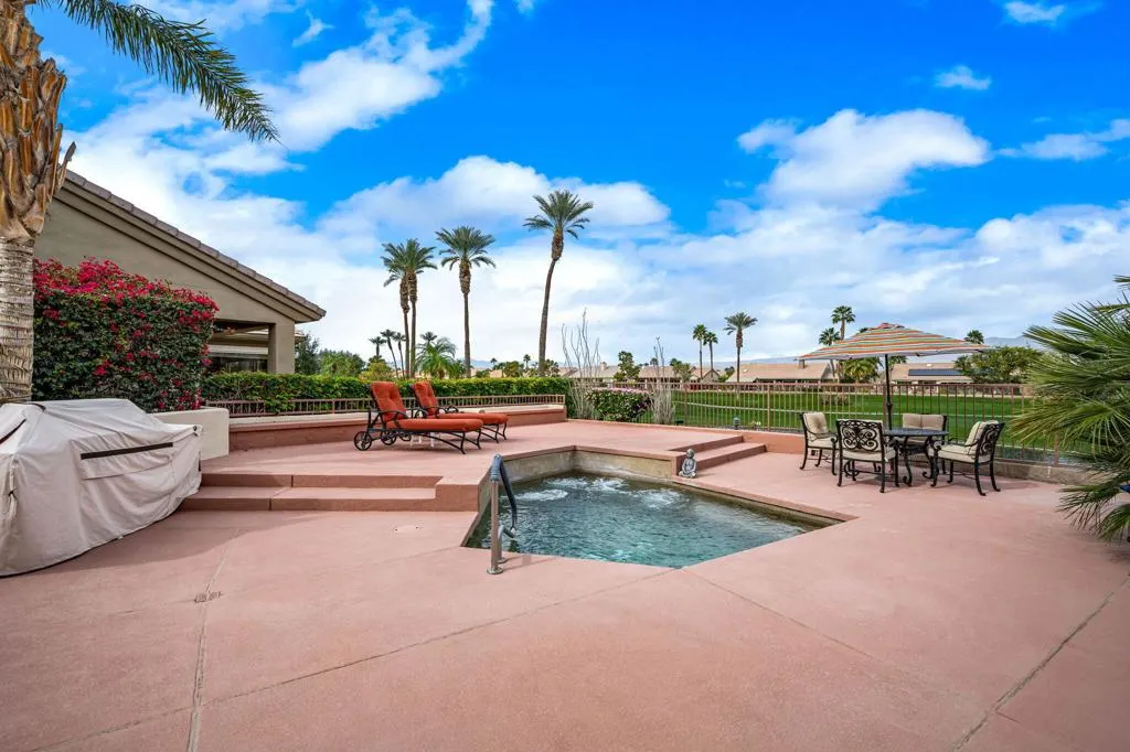 39303 Gleneagles Circle, Palm Desert, California 92211 home-pic-27