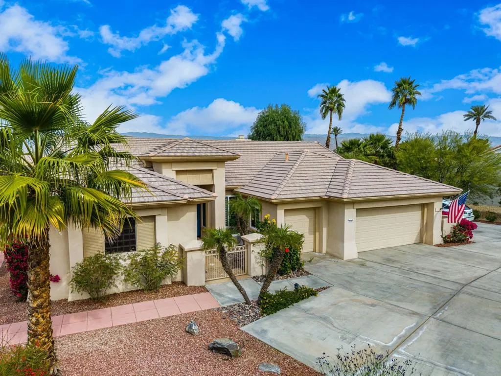 39303 Gleneagles Circle, Palm Desert, California 92211 home-pic-6