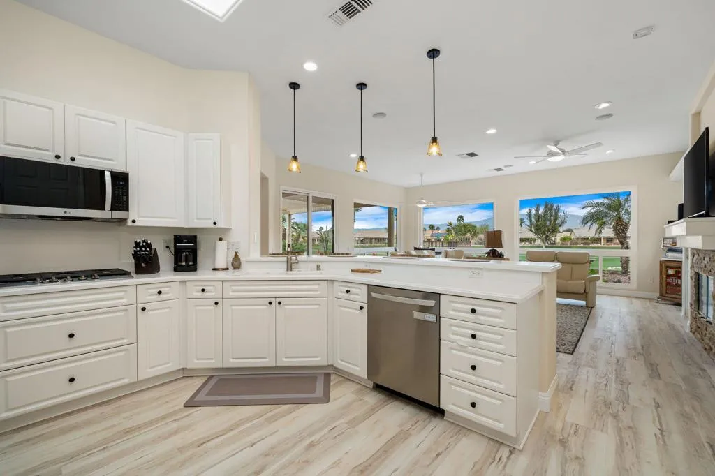 39303 Gleneagles Circle, Palm Desert, California 92211 home-pic-35