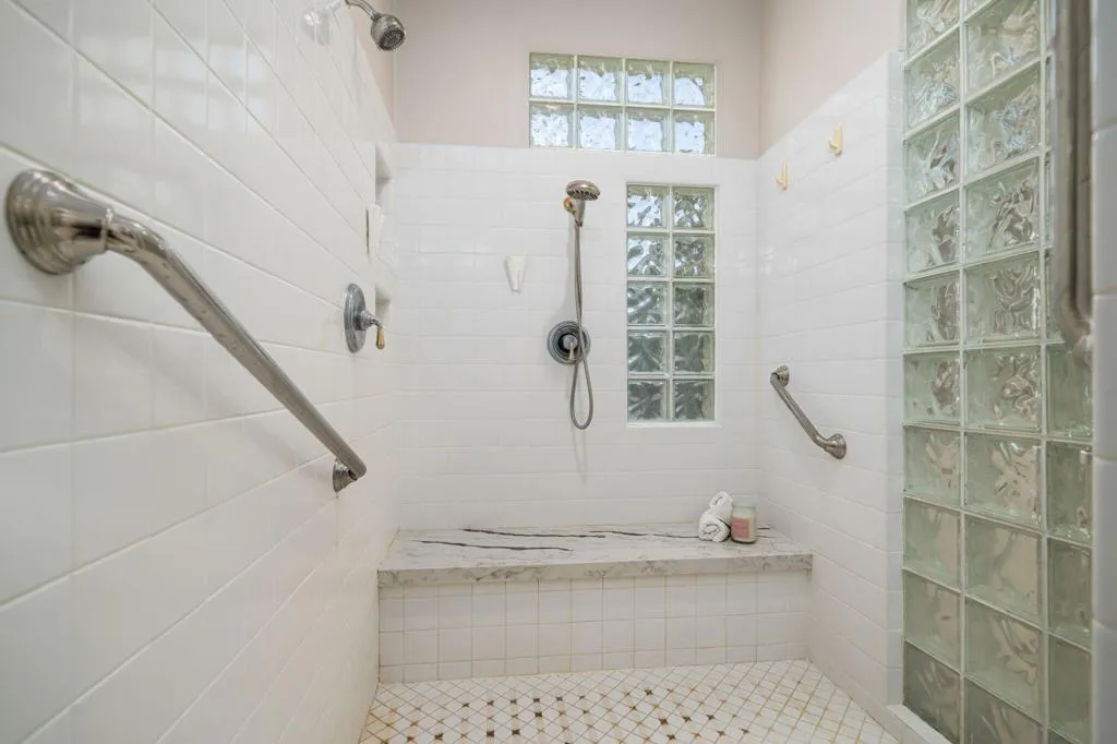 39303 Gleneagles Circle, Palm Desert, California 92211 home-pic-40
