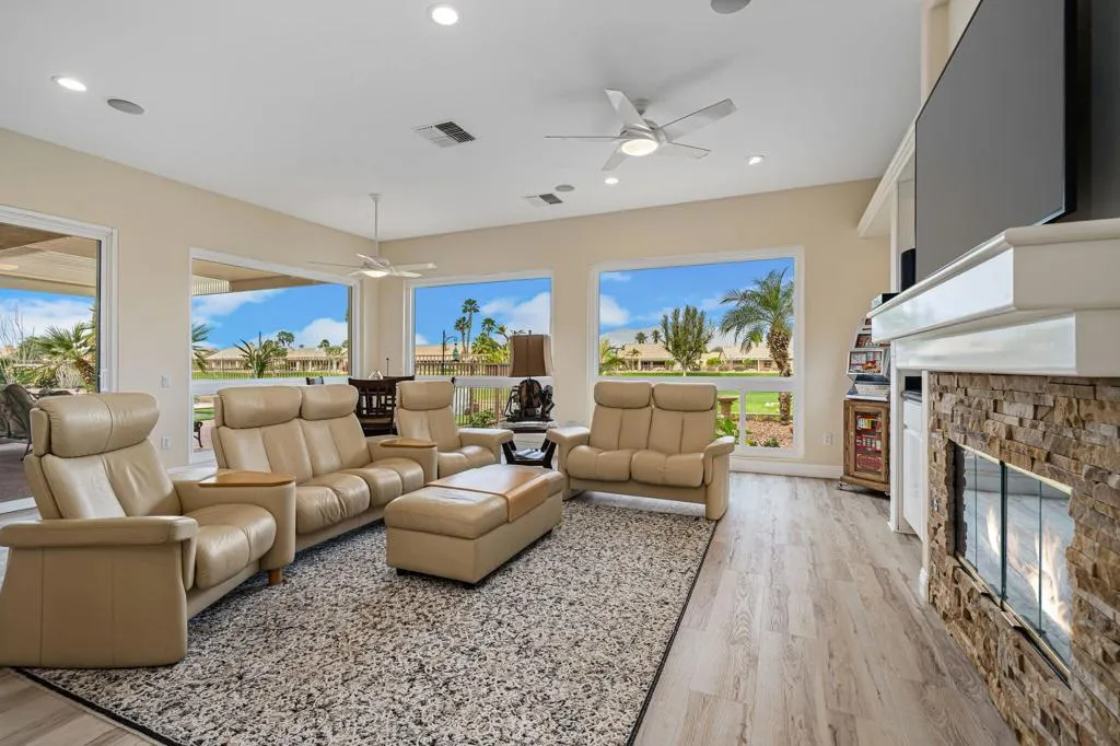 39303 Gleneagles Circle, Palm Desert, California 92211 home-pic-20