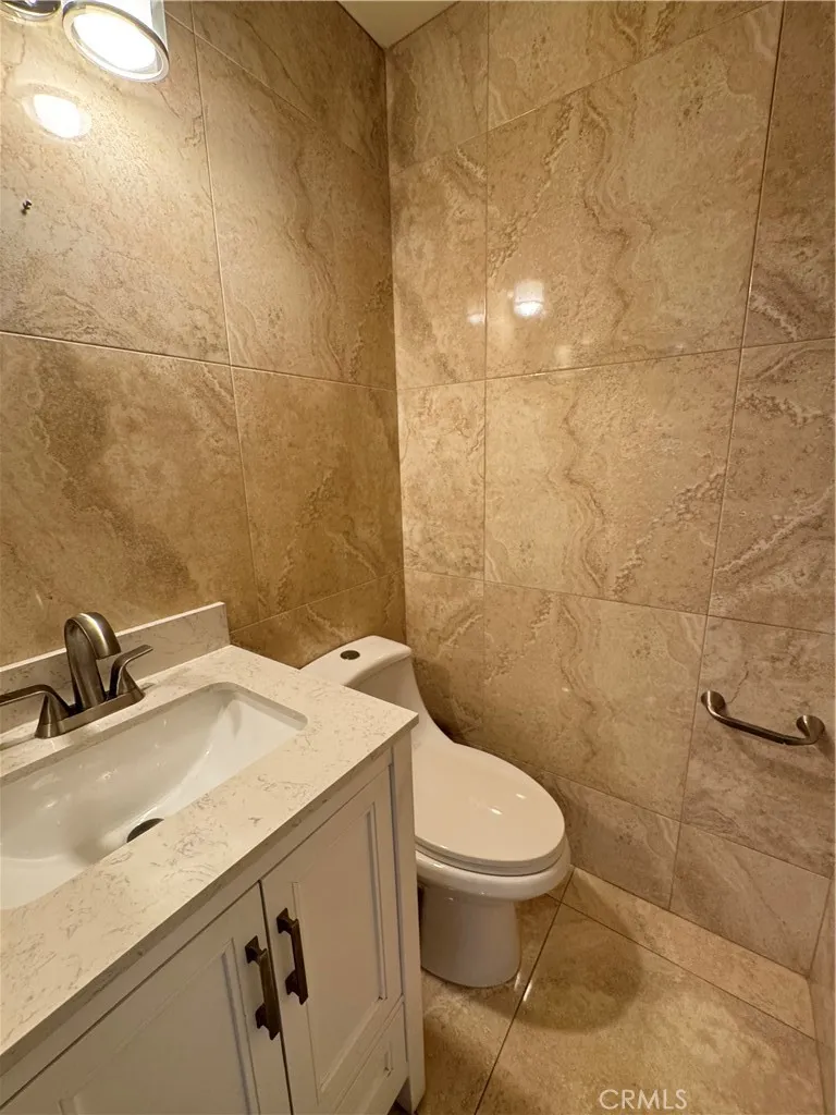 19216 Hamlin Street 8, Reseda, California 91335 home-pic-18