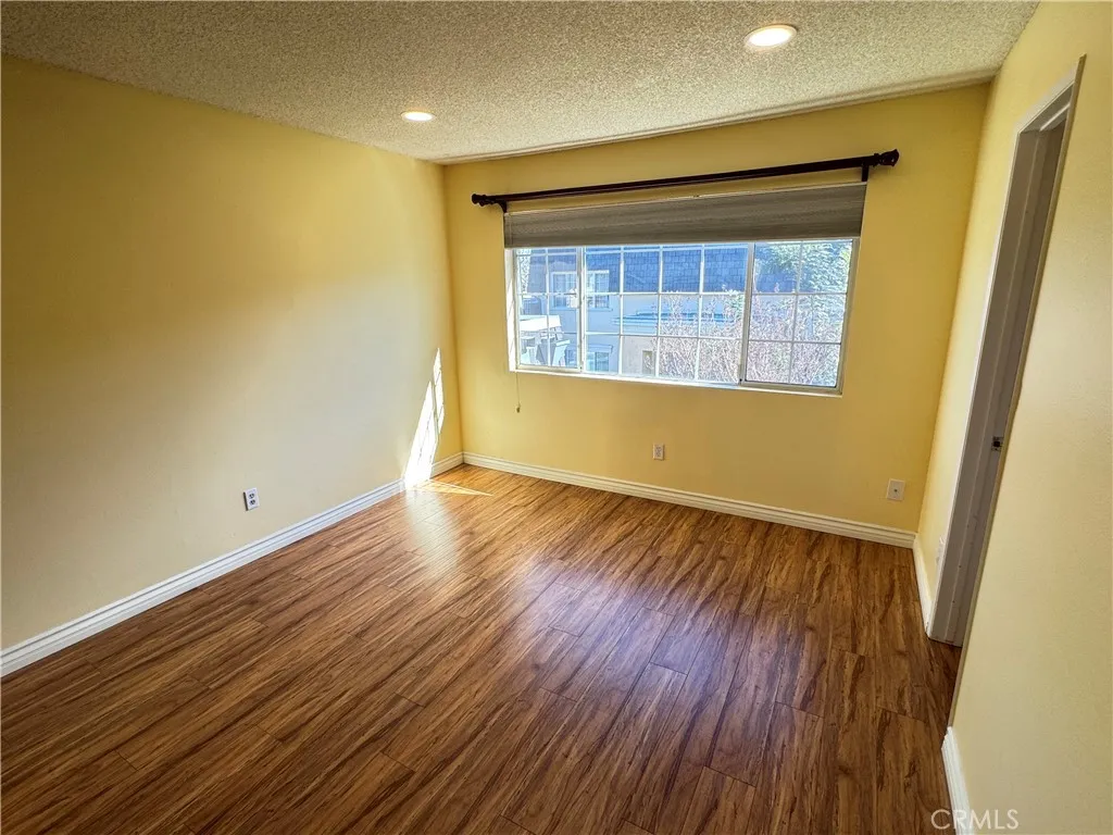19216 Hamlin Street 8, Reseda, California 91335 home-pic-21