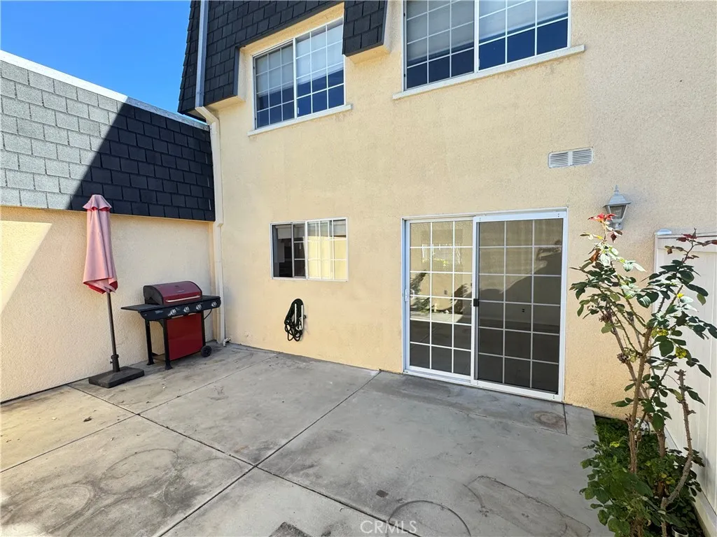 19216 Hamlin Street 8, Reseda, California 91335 home-pic-28