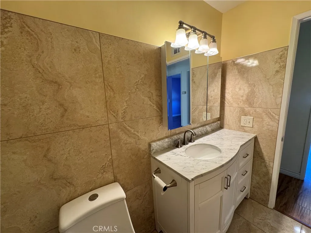 19216 Hamlin Street 8, Reseda, California 91335 home-pic-26