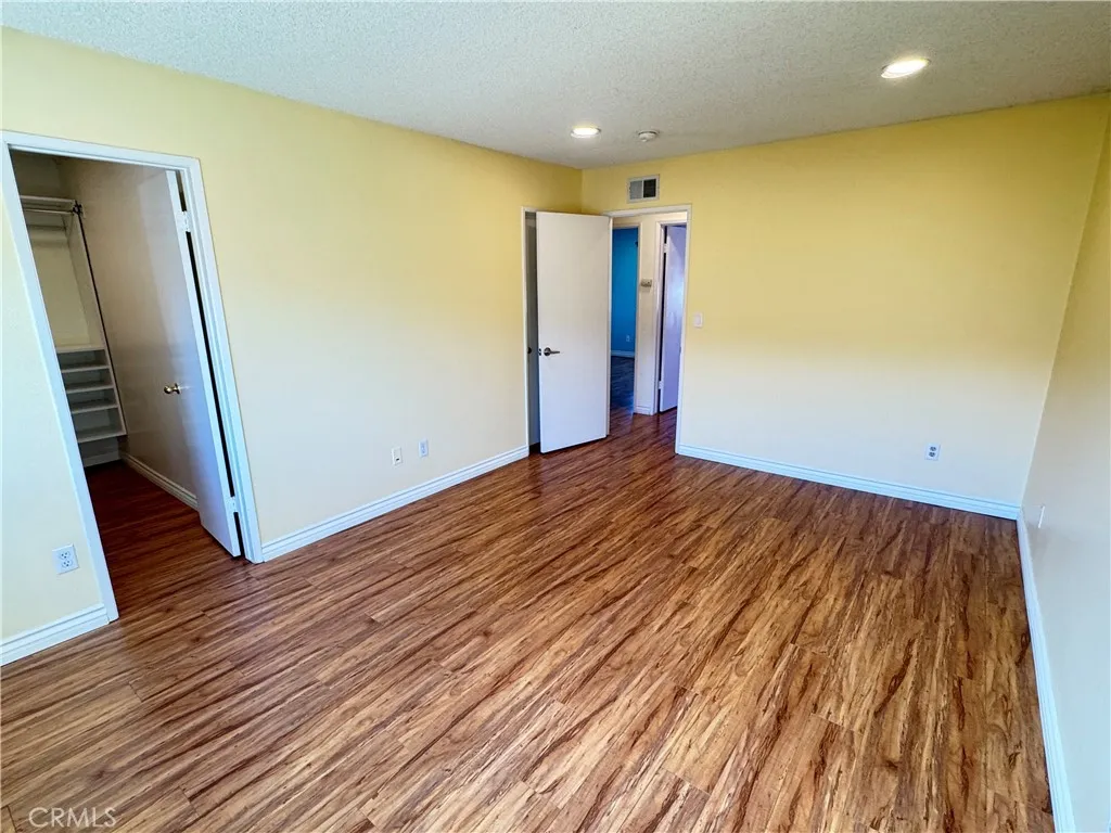19216 Hamlin Street 8, Reseda, California 91335 home-pic-19