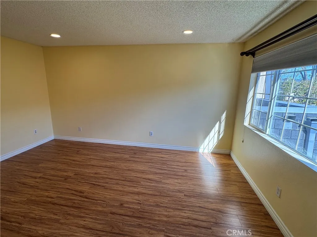 19216 Hamlin Street 8, Reseda, California 91335 home-pic-20