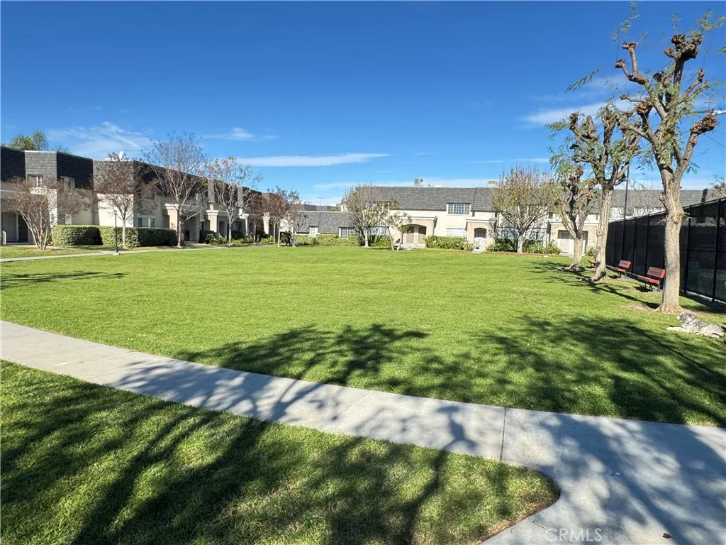 19216 Hamlin Street 8, Reseda, California 91335 home-pic-32