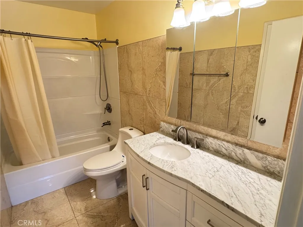 19216 Hamlin Street 8, Reseda, California 91335 home-pic-25