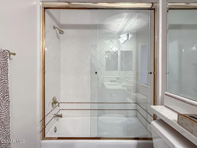 gGuest Bath3