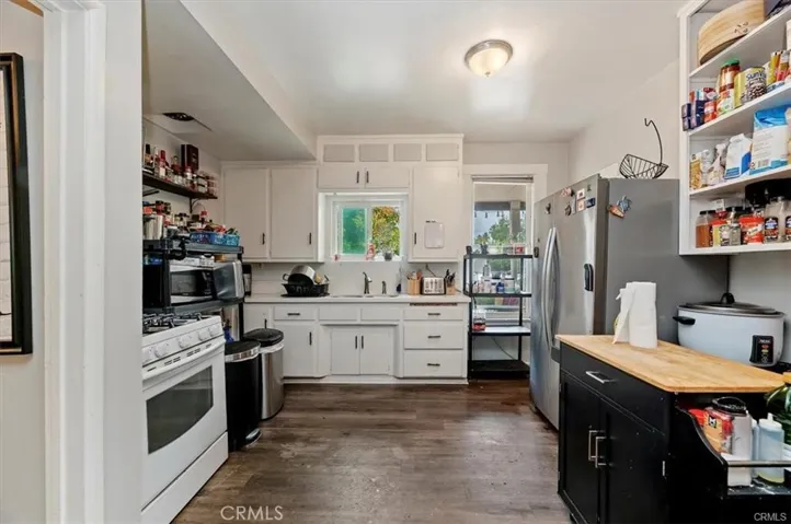 323 E Colton, Redlands, California 92374