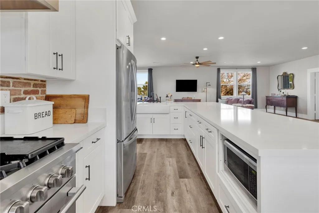 4329 Amador, Phelan, California 92371 home-pic-12