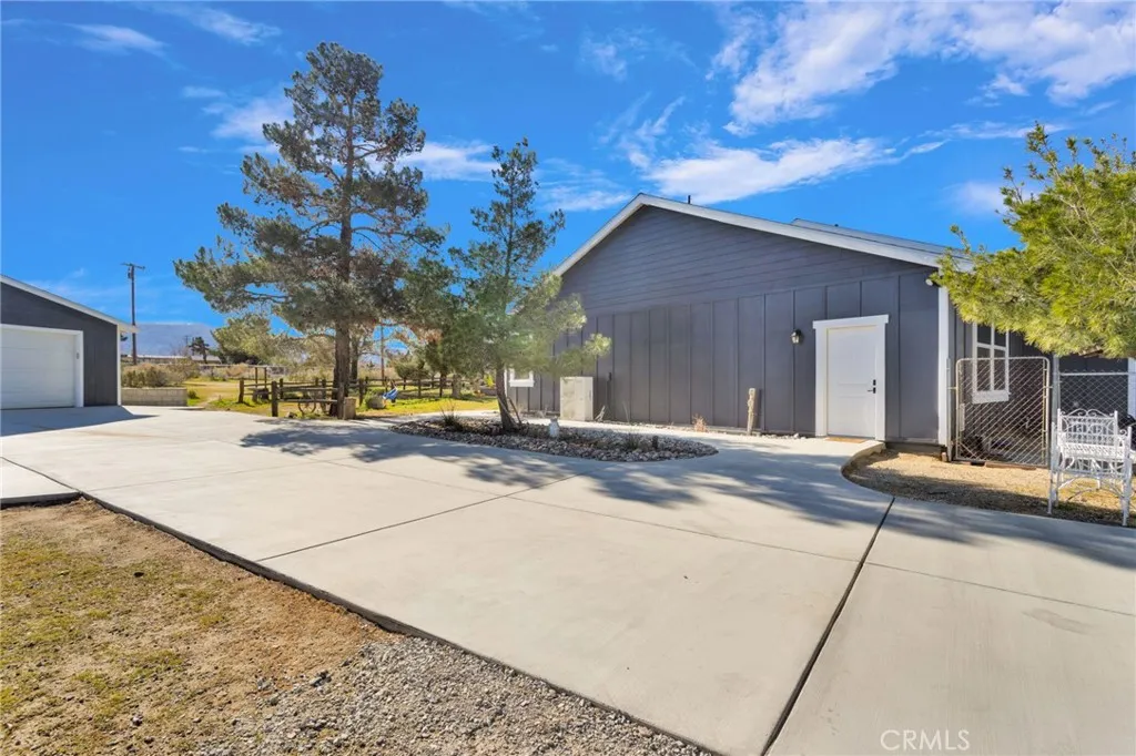 4329 Amador, Phelan, California 92371 home-pic-52