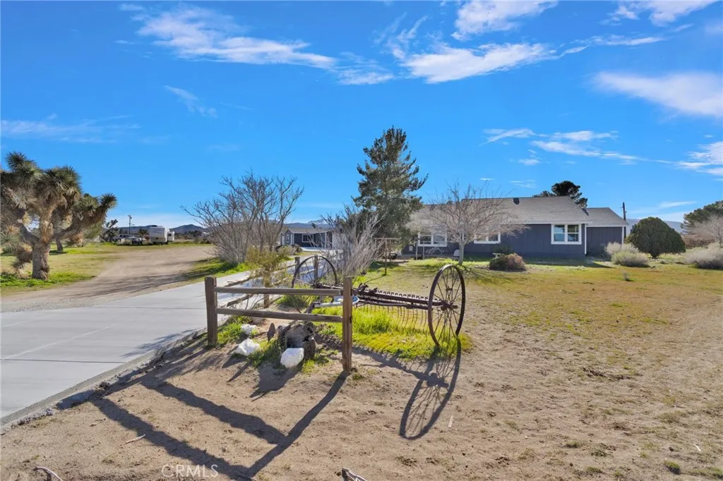 4329 Amador, Phelan, California 92371 home-pic-56