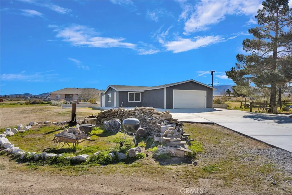 4329 Amador, Phelan, California 92371 home-pic-44