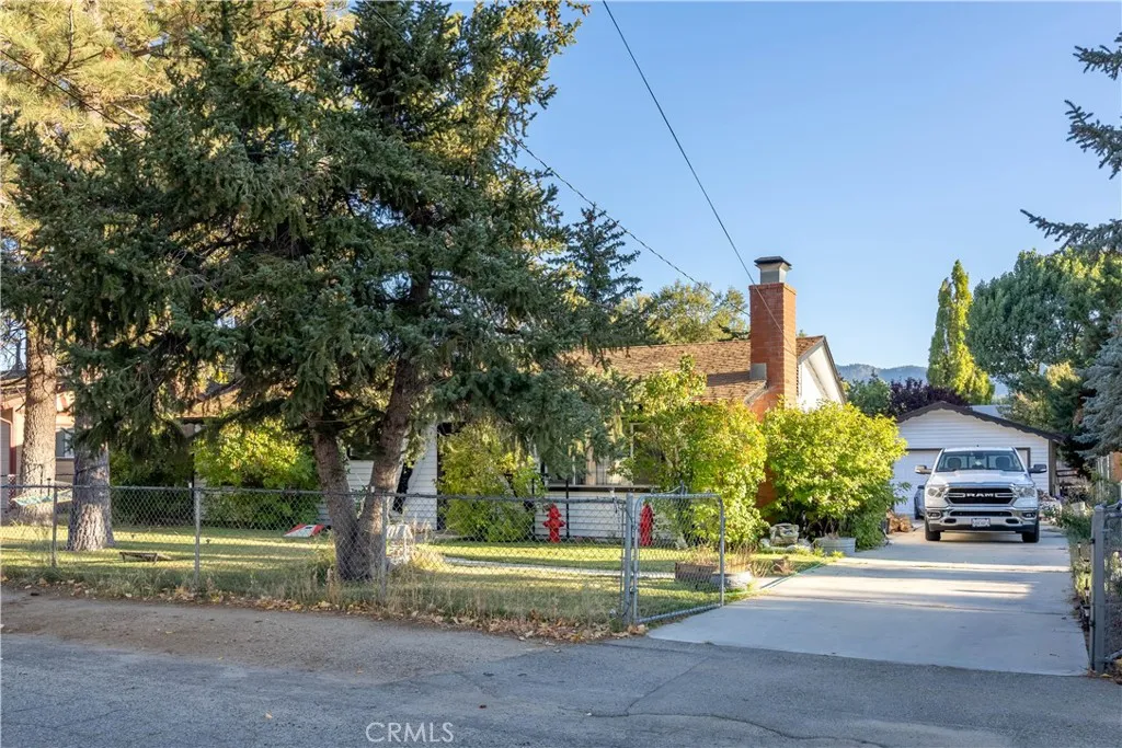 332 Grenfall Lane, Big Bear City, California 92314 home-pic-21