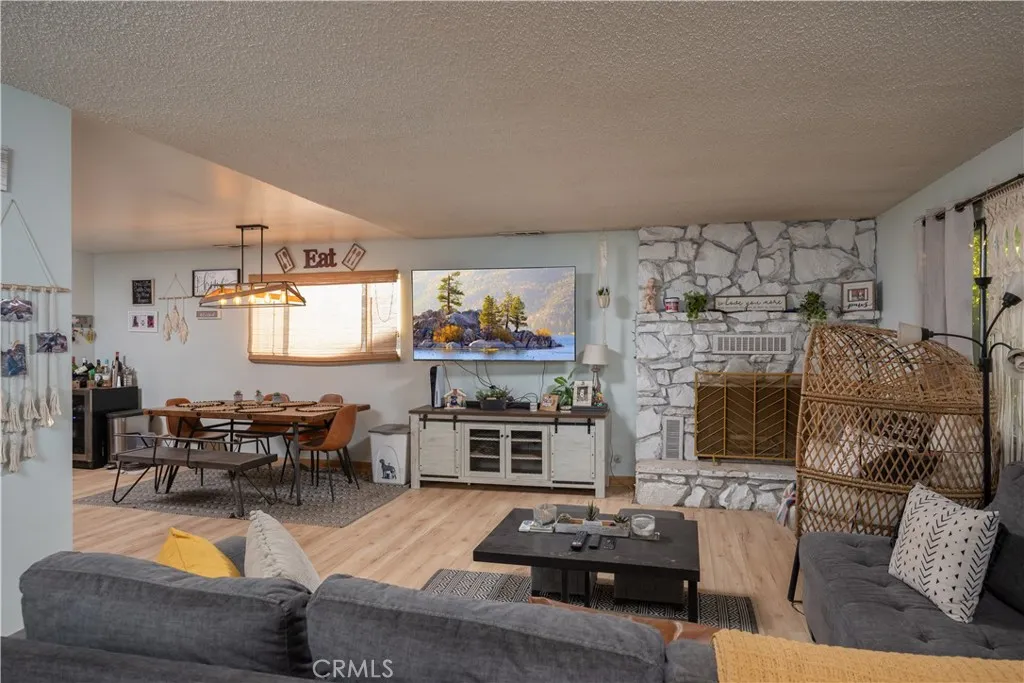 332 Grenfall Lane, Big Bear City, California 92314 home-pic-11