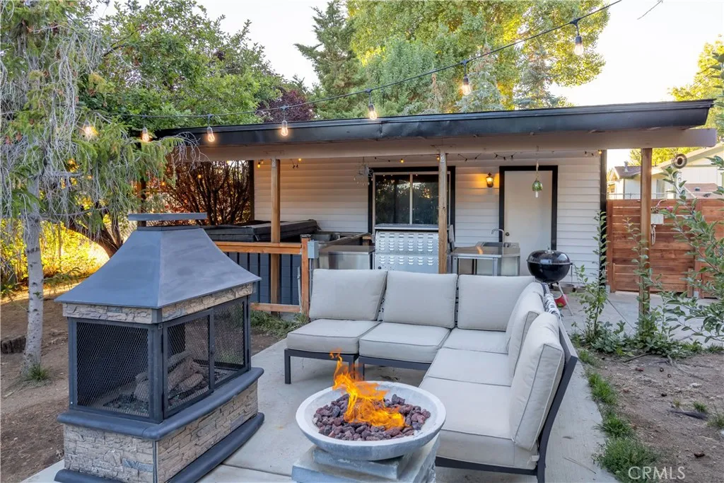 332 Grenfall Lane, Big Bear City, California 92314 home-pic-23