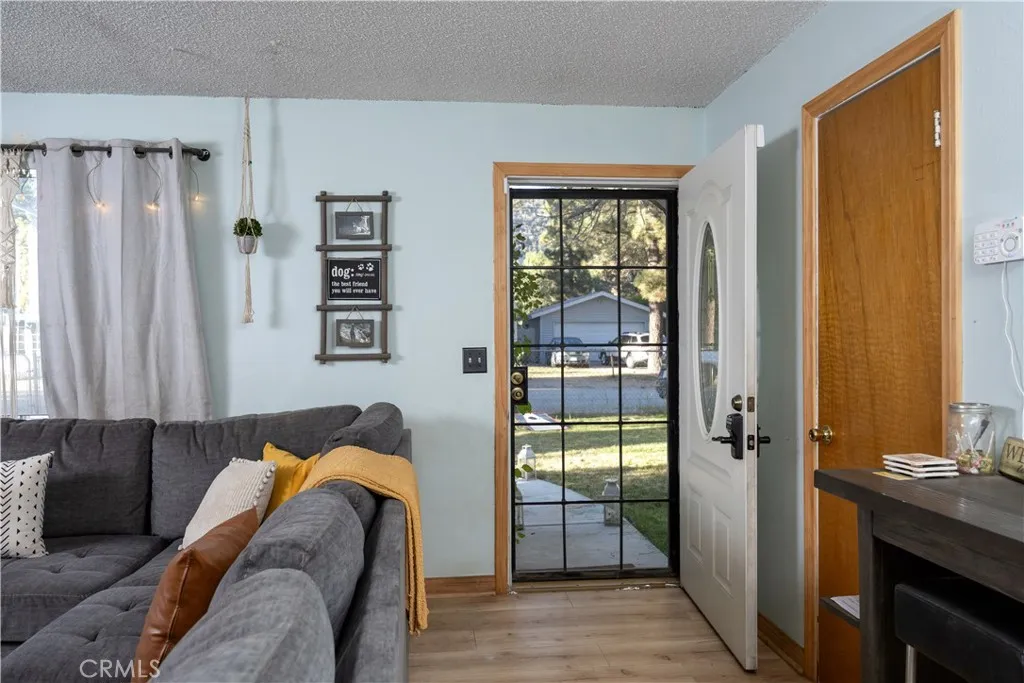 332 Grenfall Lane, Big Bear City, California 92314 home-pic-12