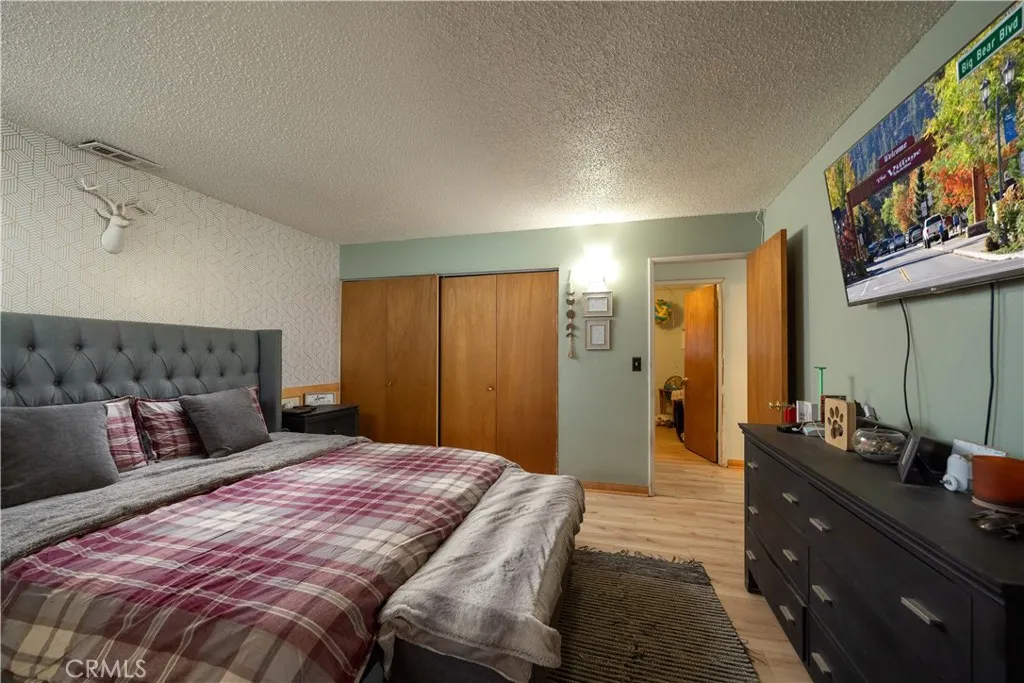 332 Grenfall Lane, Big Bear City, California 92314 home-pic-14