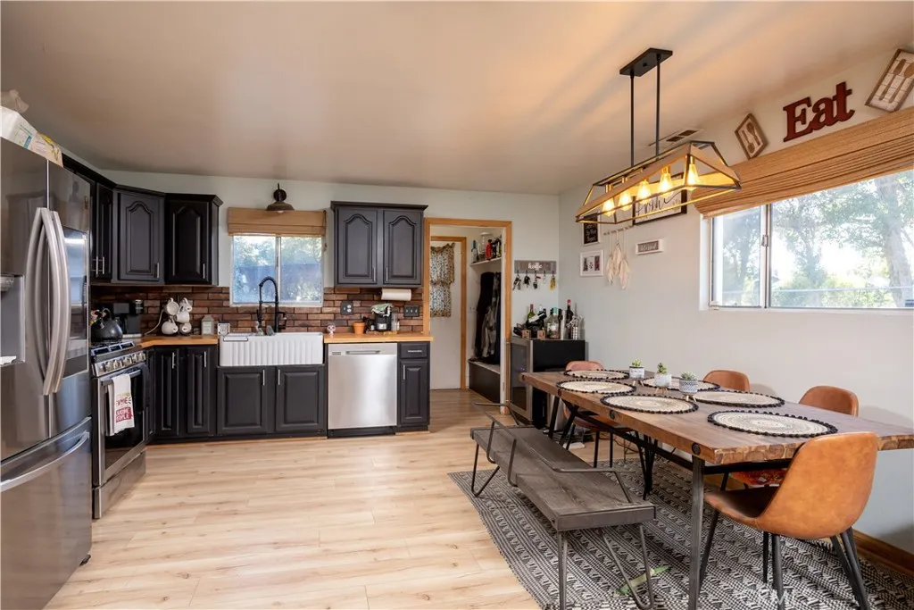 332 Grenfall Lane, Big Bear City, California 92314 home-pic-6