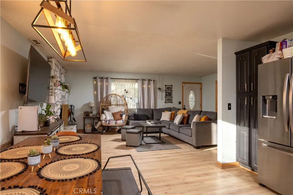 332 Grenfall Lane, Big Bear City, California 92314 home-pic-7