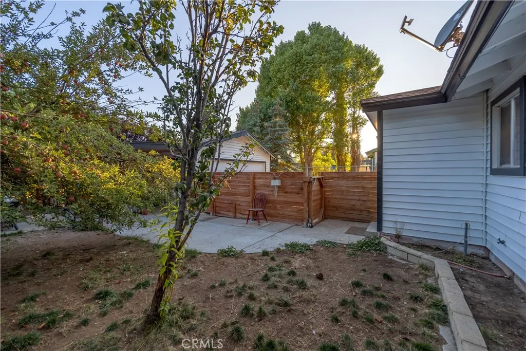 332 Grenfall Lane, Big Bear City, California 92314 home-pic-26