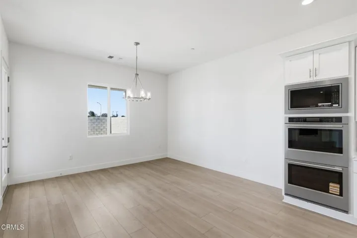 12-web-or-mls-13620-philip-phelps-ave