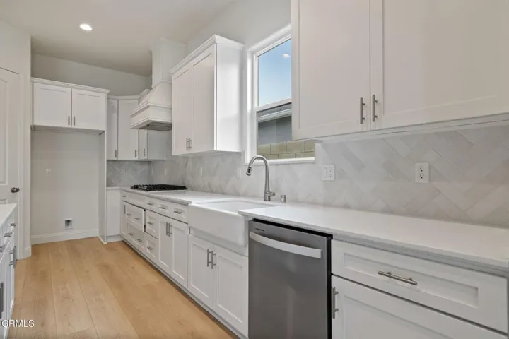 19-web-or-mls-8806-roverton-ct