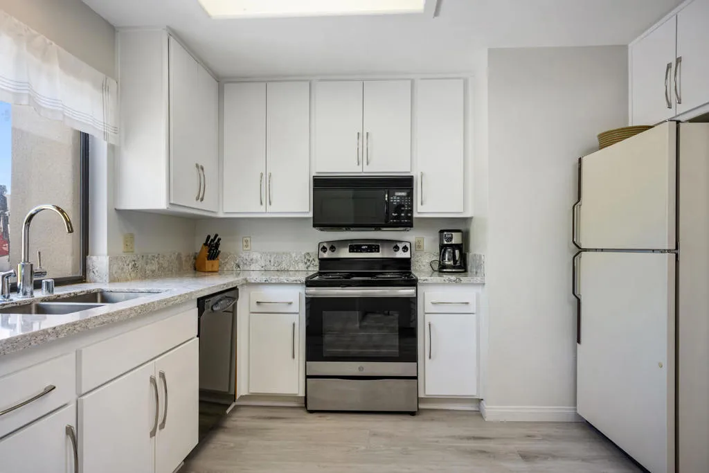 28773 E Portales Drive, Cathedral City, California 92234 home-pic-11
