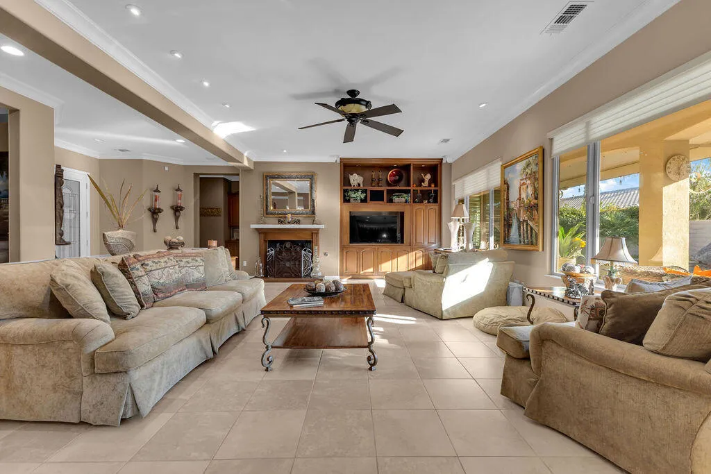 81367 Avenida Madrid, Indio, California 92203 home-pic-16