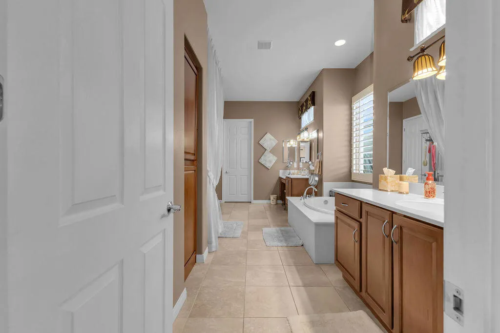 81367 Avenida Madrid, Indio, California 92203 home-pic-45