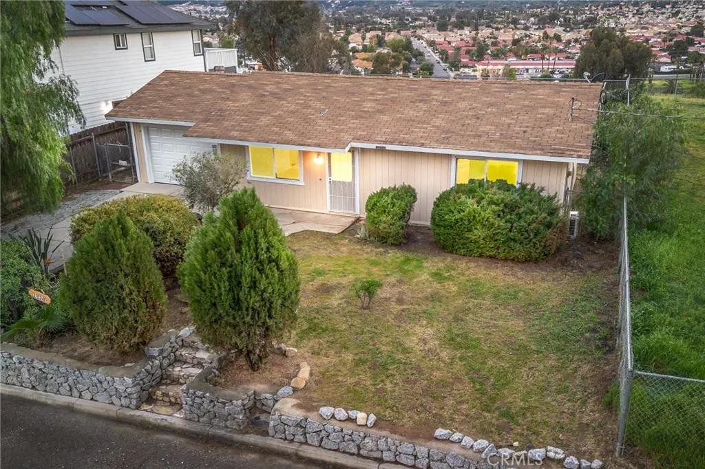16481 Stevens, Lake Elsinore, California 92530 home-pic-1