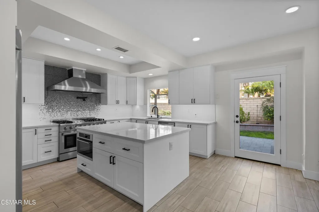 1721 Blossom Court, Thousand Oaks, California 91320 home-pic-10
