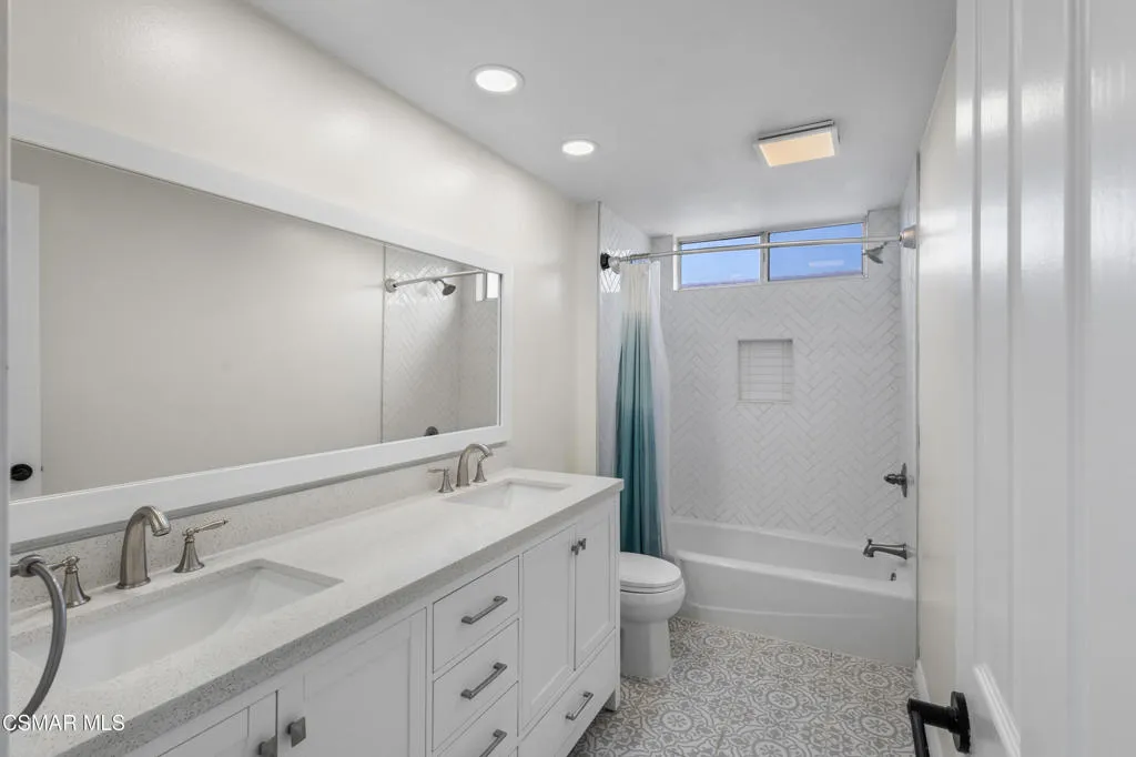 1721 Blossom Court, Thousand Oaks, California 91320 home-pic-35