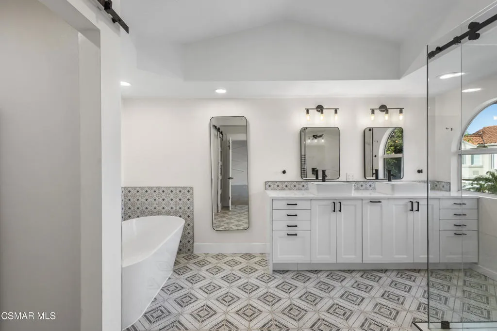 1721 Blossom Court, Thousand Oaks, California 91320 home-pic-33