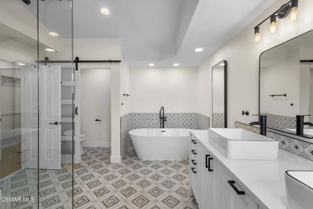 1721 Blossom Court, Thousand Oaks, California 91320 home-pic-32