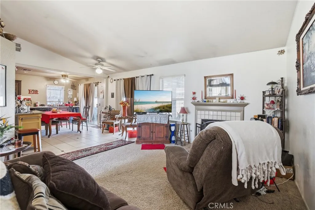 2330 Juneberry, Hemet, California 92545 home-pic-5