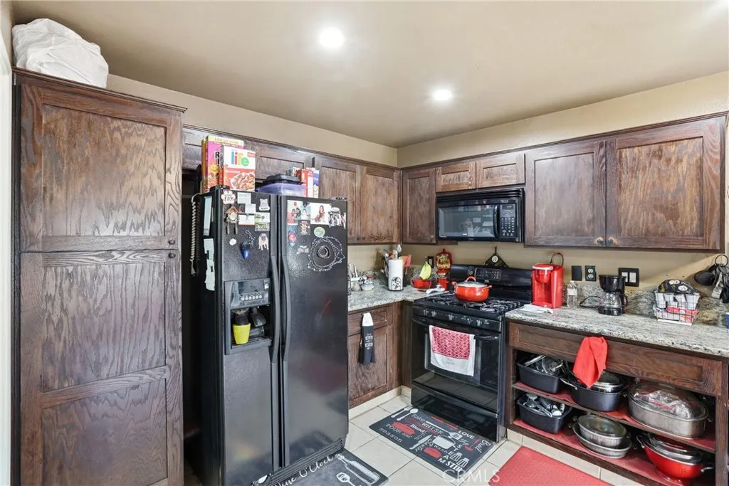 2330 Juneberry, Hemet, California 92545 home-pic-9
