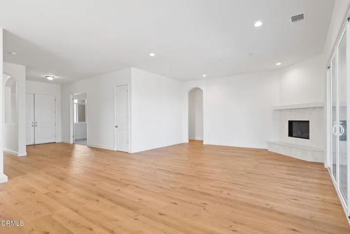 13-web-or-mls-8814-roverton-ct
