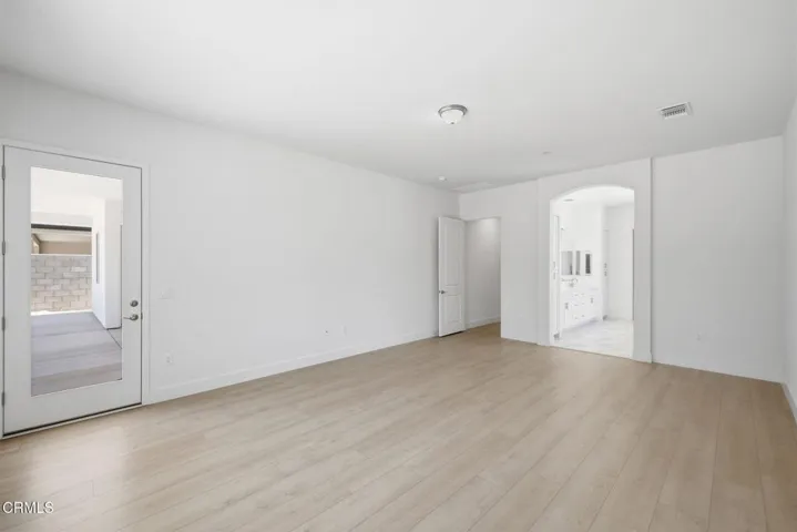 27-web-or-mls-13644-velma-pearl